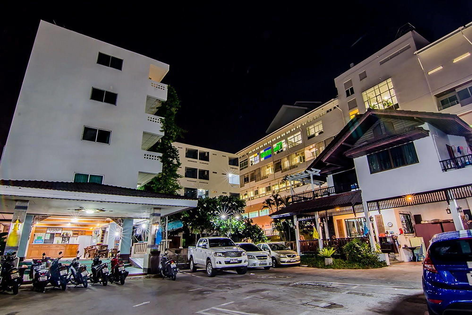 Hotel Sutus Court 3 Pattaya Exteriér fotografie
