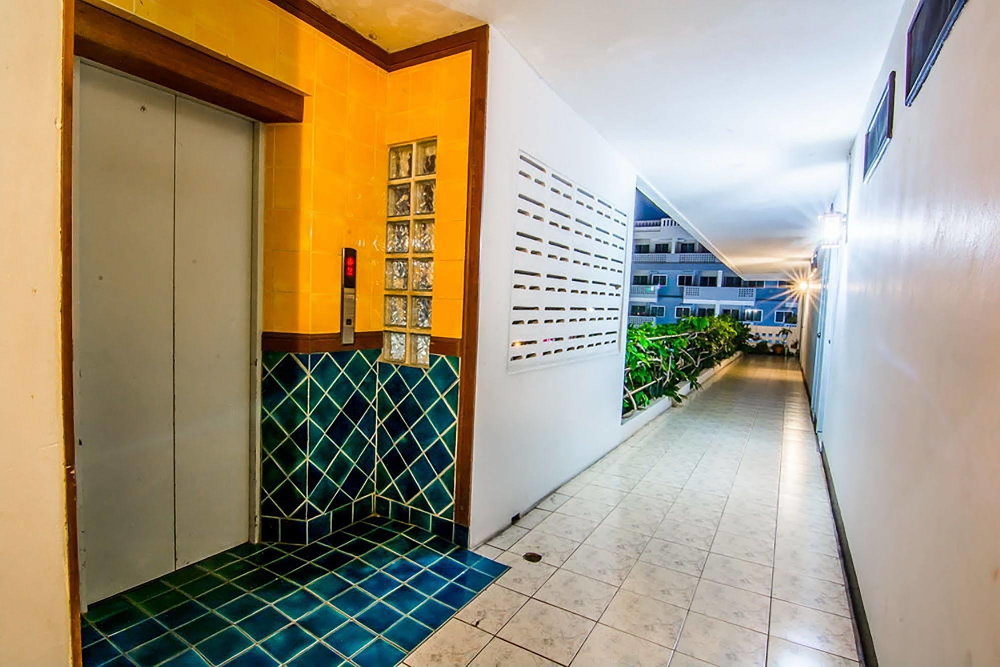 Hotel Sutus Court 3 Pattaya Exteriér fotografie