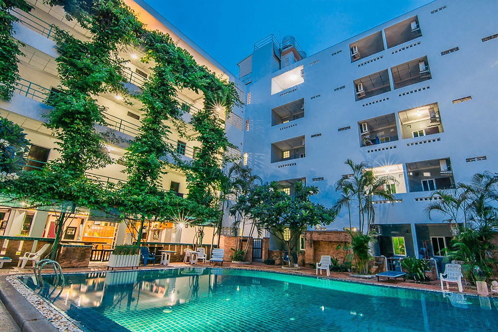 Hotel Sutus Court 3 Pattaya Exteriér fotografie