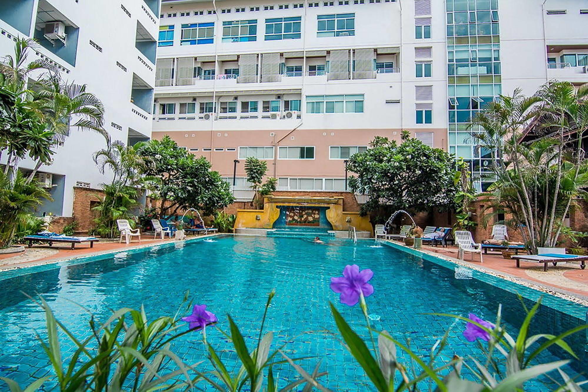 Hotel Sutus Court 3 Pattaya Exteriér fotografie