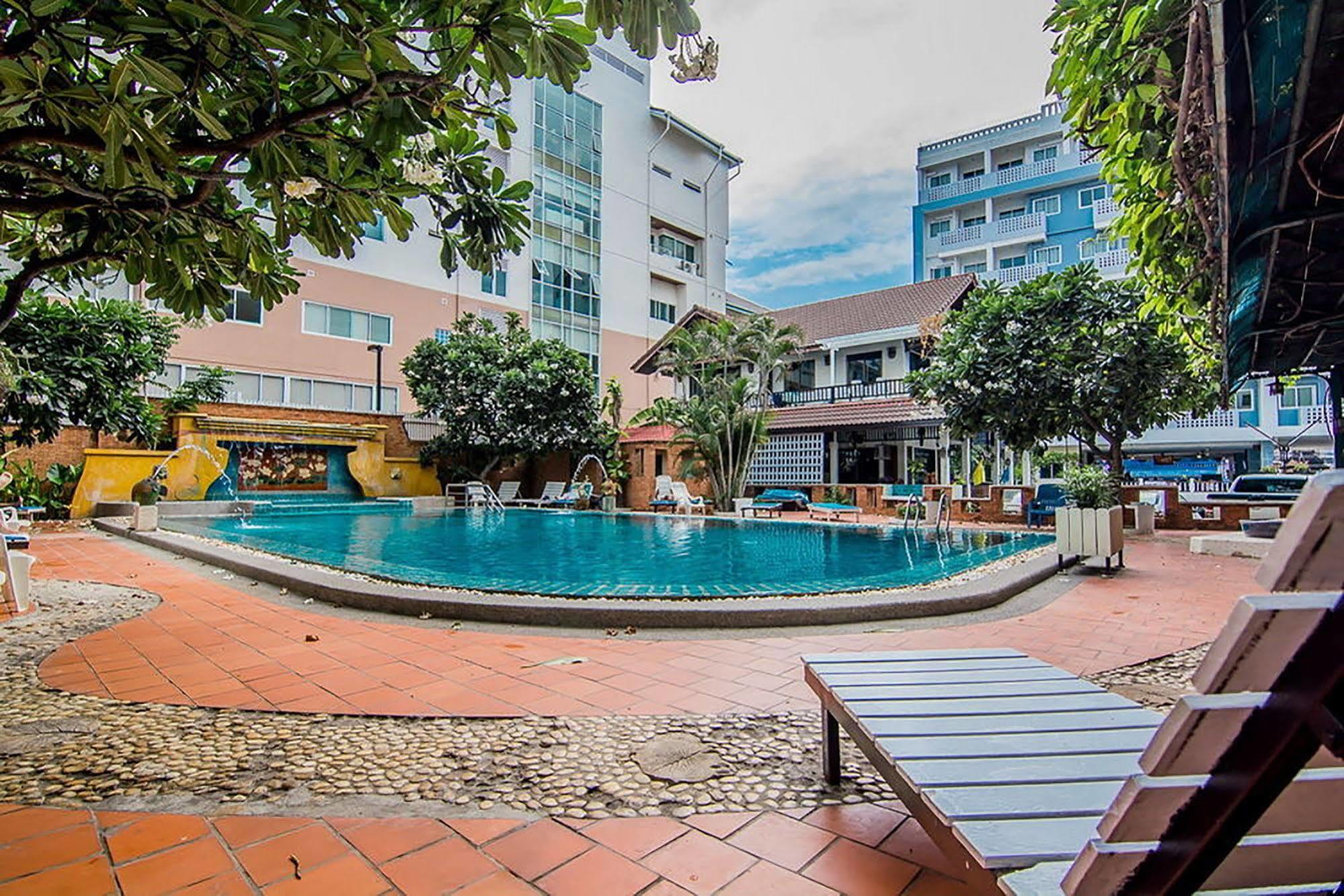 Hotel Sutus Court 3 Pattaya Exteriér fotografie